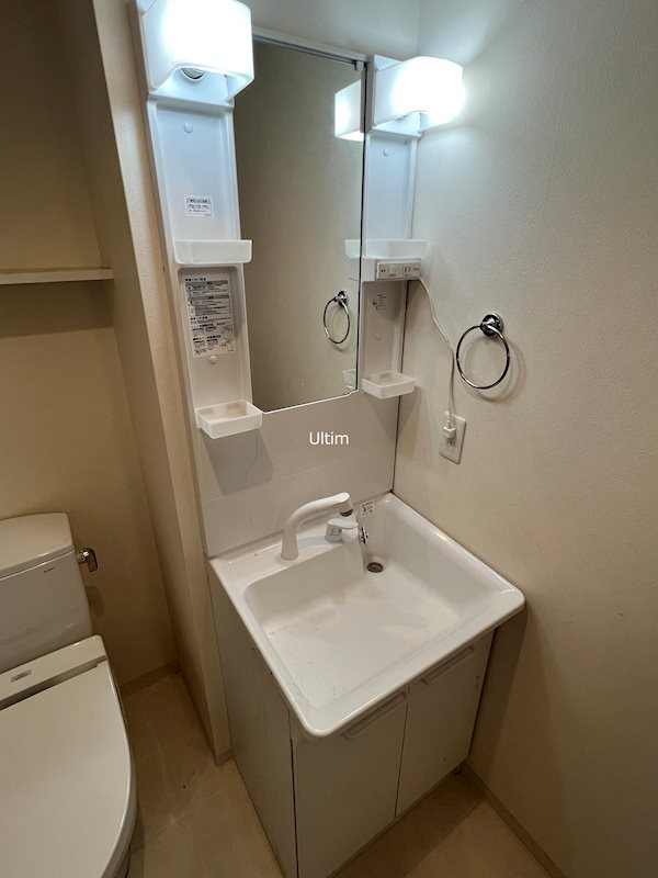 洗面設備　※同タイプの他のお部屋です