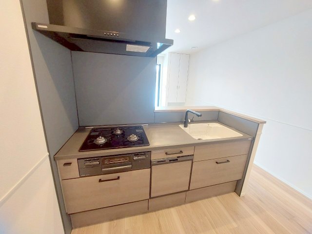 キッチン　３口ガスコンロ