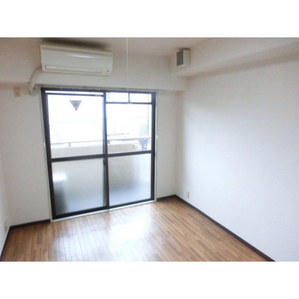 居室・リビング　きれいなお部屋です