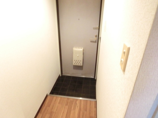 玄関　クリーニング済みです