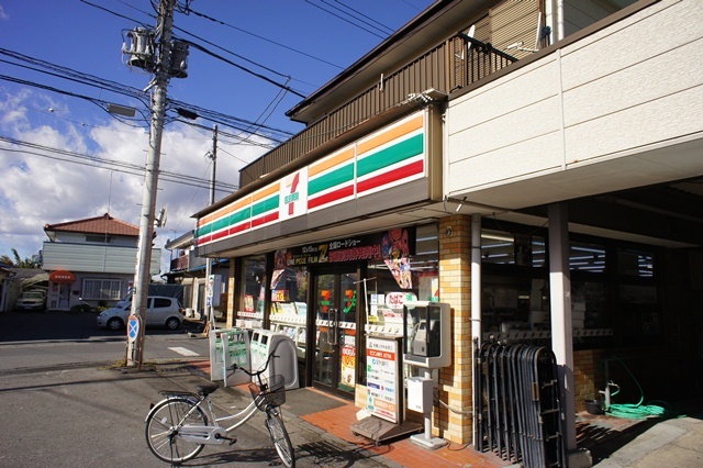 コンビニ　セブンイレブン（コンビニ）まで770m