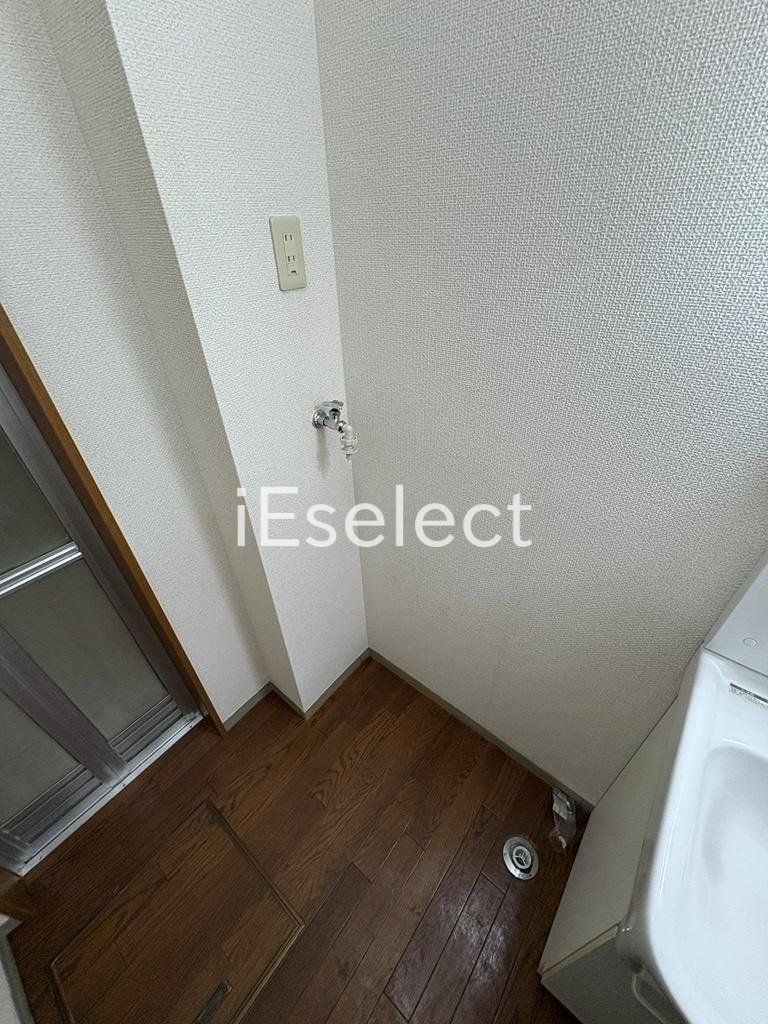 その他　室内洗濯機置場。