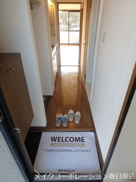 玄関　写真は同型タイプ