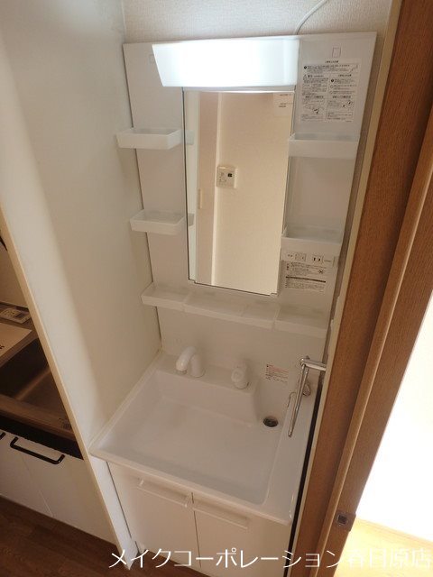 洗面設備　写真は同型タイプ