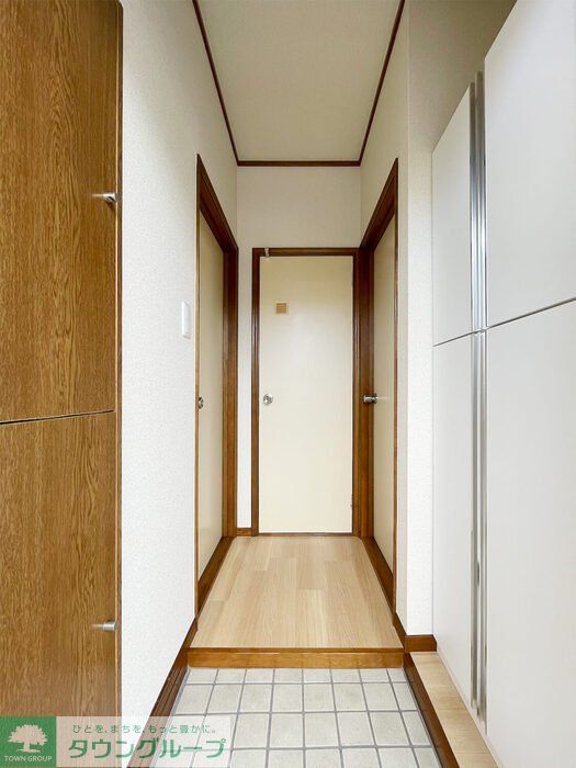 玄関　お問合せはタウンハウジングまで！※現地待合わせ相談可能