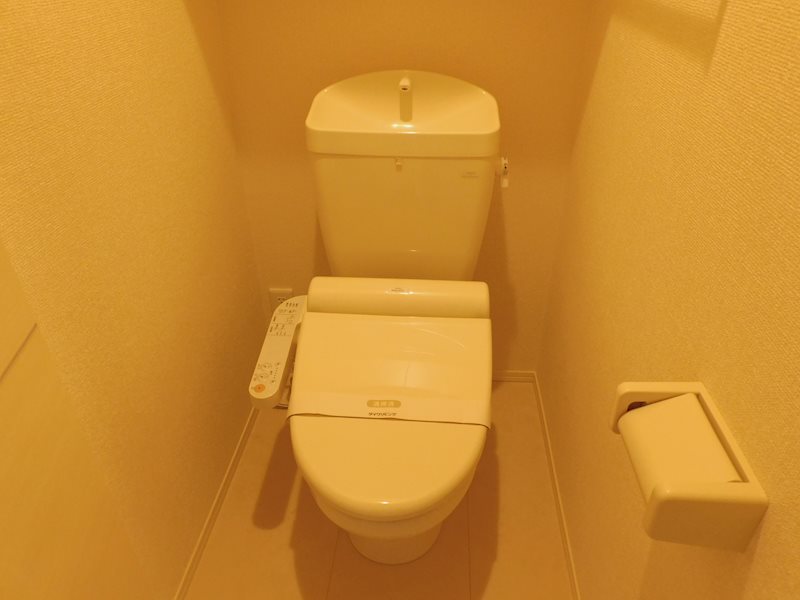 トイレ　温水洗浄便座
