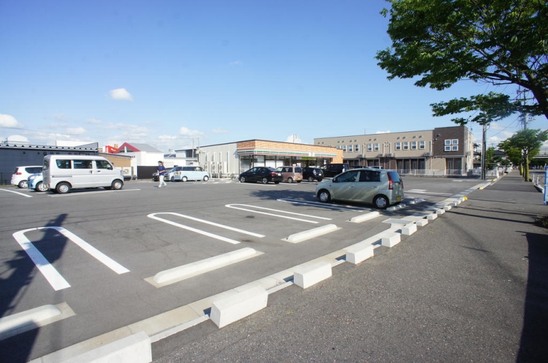 コンビニ　セブンイレブン新潟女池店（コンビニ）まで420m