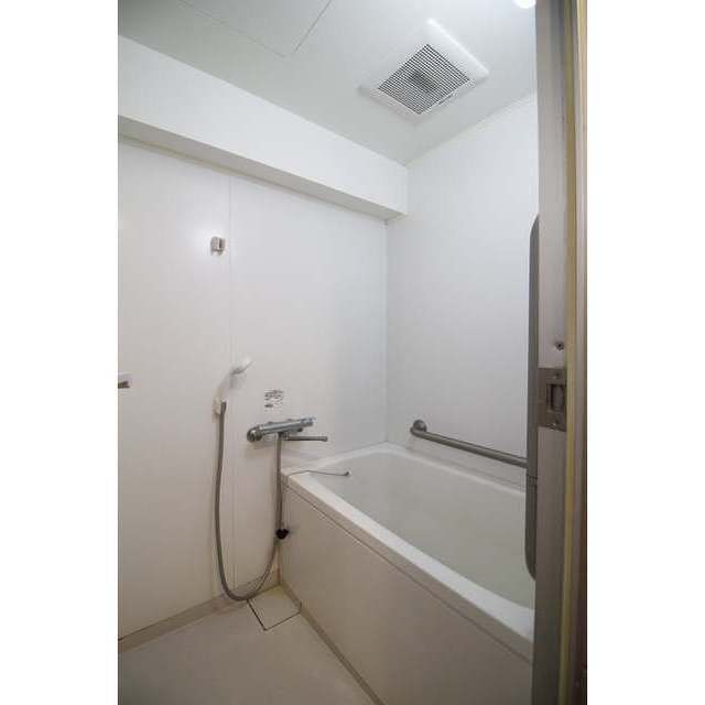 バス・シャワールーム　※同間取２０４号室です。