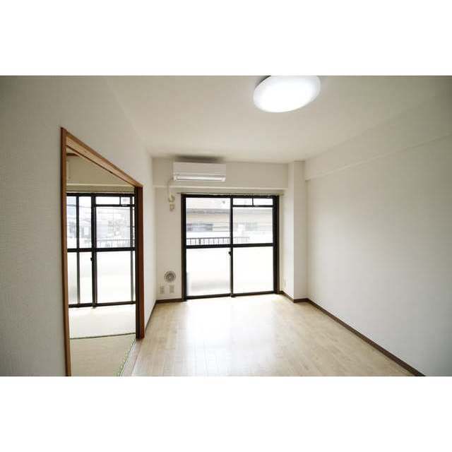 居室・リビング　※同間取２０４号室です。