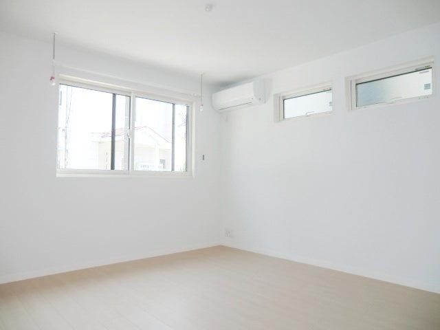 居室・リビング　明るい角部屋２面採光です