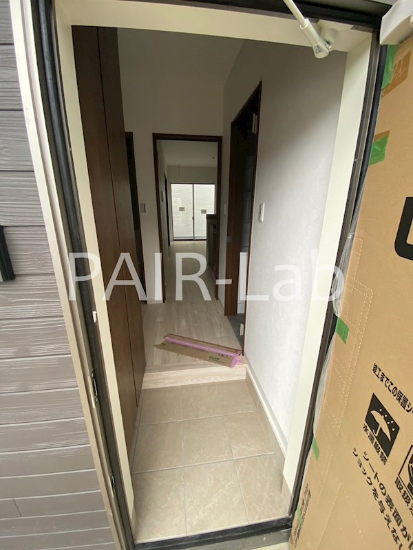 玄関　同シリーズのイメージ写真です。(現況優先)