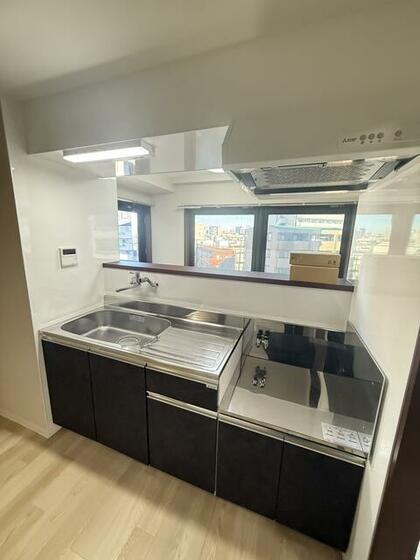 キッチン　室内写真は同間取り別部屋の写真となります。