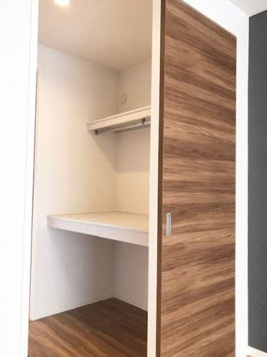 収納　ウォークスルークローゼット♪