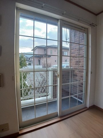 バルコニー　暖かな日差しのふりそそぐバルコニー