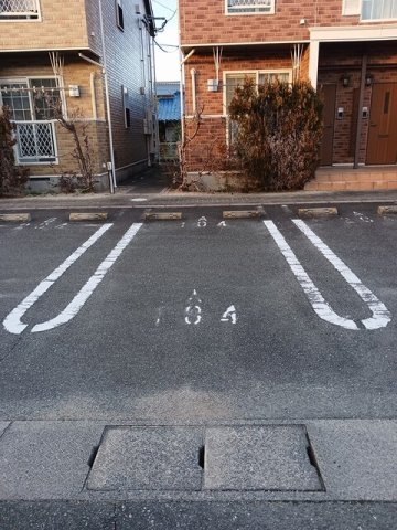 駐車場　駐車場に車を止められます