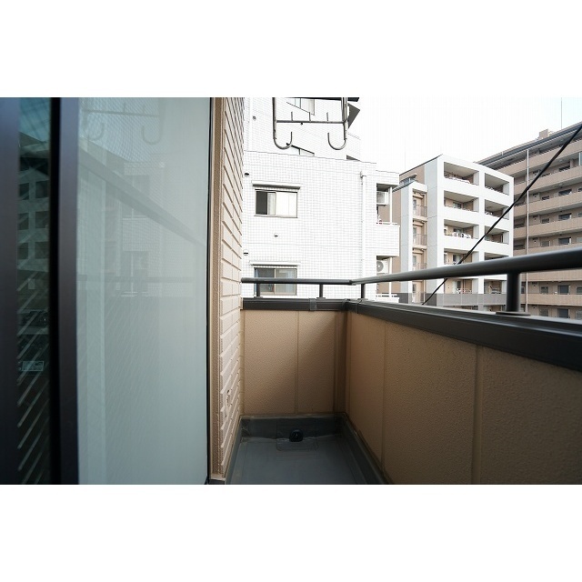 バルコニー　お洗濯にも便利なバルコニー付き