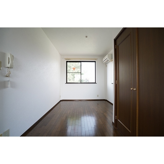 居室・リビング　居間です