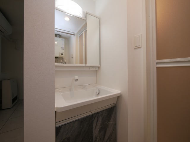 洗面設備　シャワー付き洗面化粧台☆