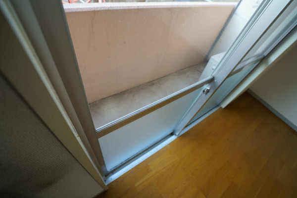 バルコニー　同じ建物の別なお部屋