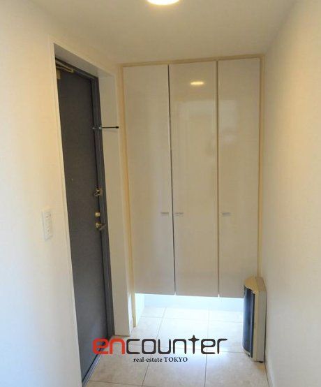 玄関　※同マンション別室参考写真