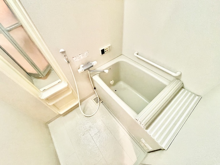 バス・シャワールーム　※同物件、別号室の写真