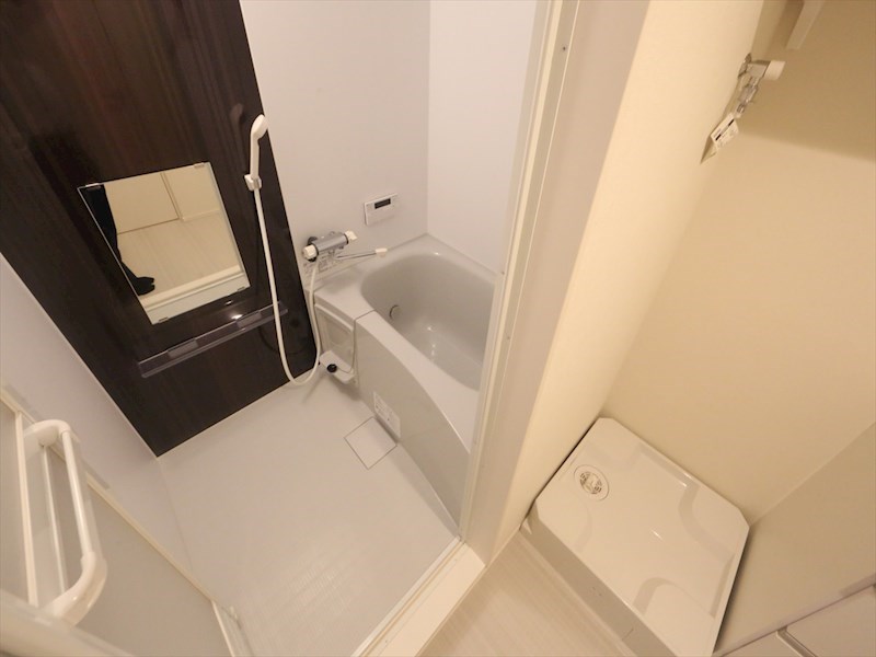 バス・シャワールーム　浴室暖房乾燥機付　追い焚き・オートバス機能付お風呂