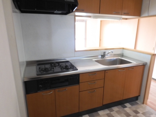 キッチン　写真は４０４号室です。