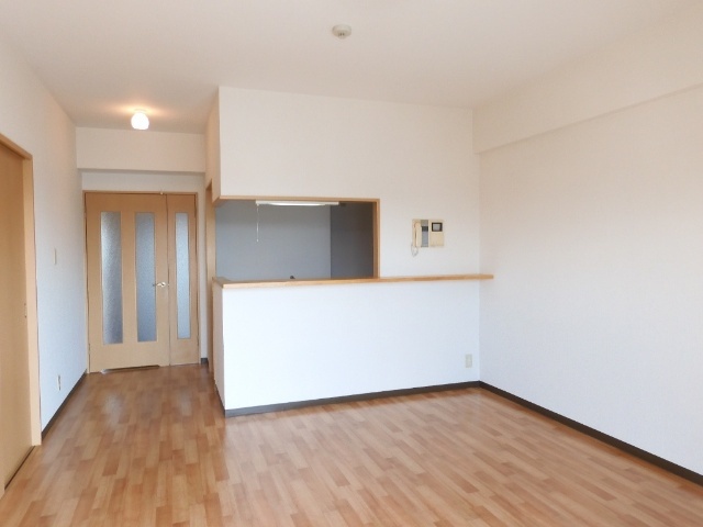 居室・リビング　写真は４０４号室です。