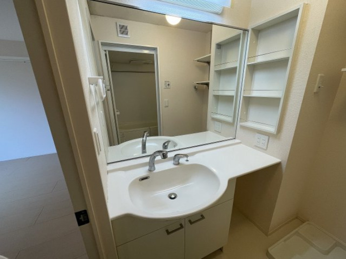 洗面設備　独立洗面化粧台付き☆