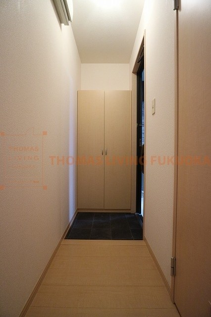 玄関　※別号室別間取り参考写真