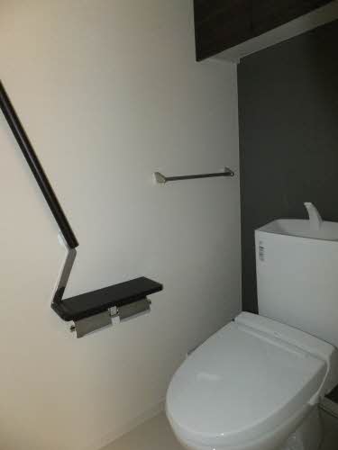 トイレ　温水洗浄便座