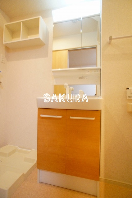 洗面設備　身支度に欠かせない独立洗面台♪