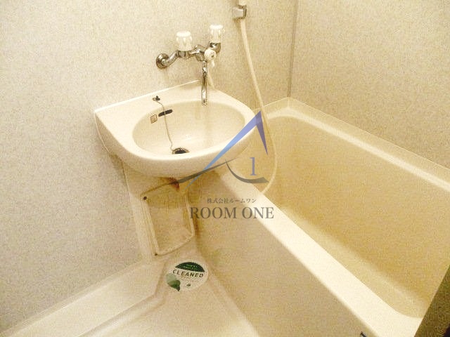 バス・シャワールーム　お風呂です。