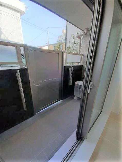 バルコニー　★洗濯物を干すスペース充分に取れます★