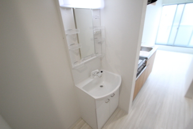 洗面設備　別建物同タイプの写真になります。