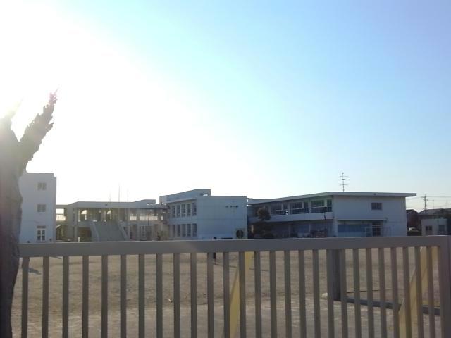 小学校　羽島市立中央小学校（小学校）まで1203m