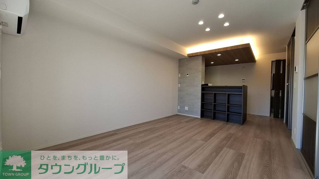 居室・リビング　エントランス