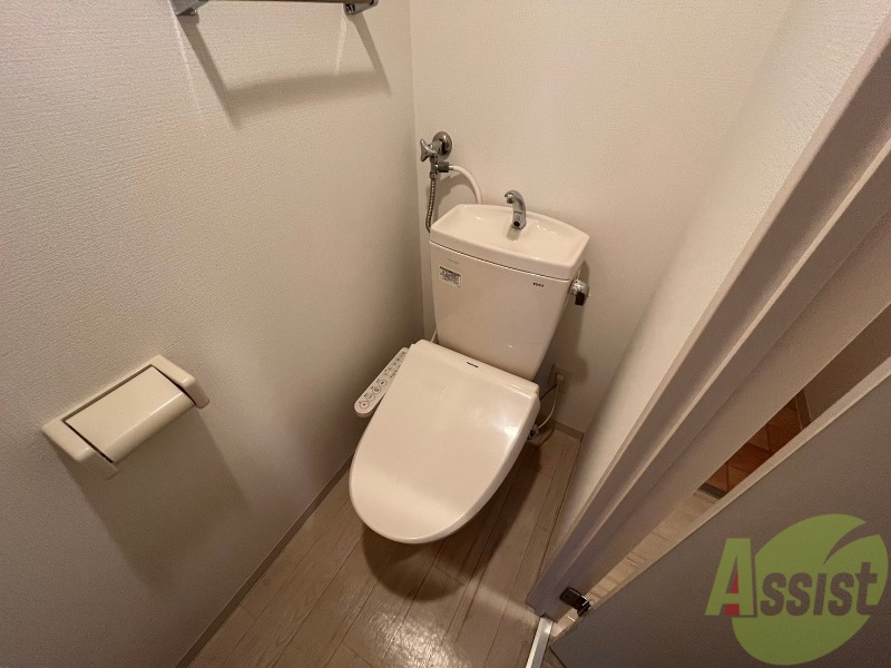 トイレ　シャワートイレ仕様です！今や欠かせません。