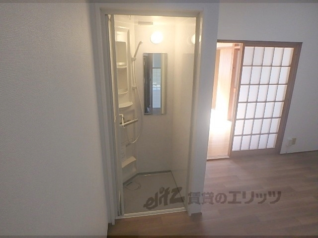 バス・シャワールーム　シャワーブース