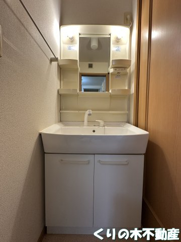 洗面設備　同タイプのお部屋です（現況を優先します）