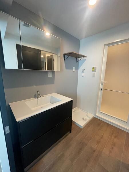 洗面設備　脱衣スペースもあります