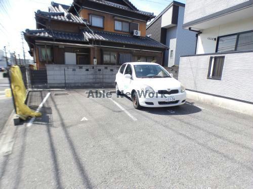 駐車場　駐車場