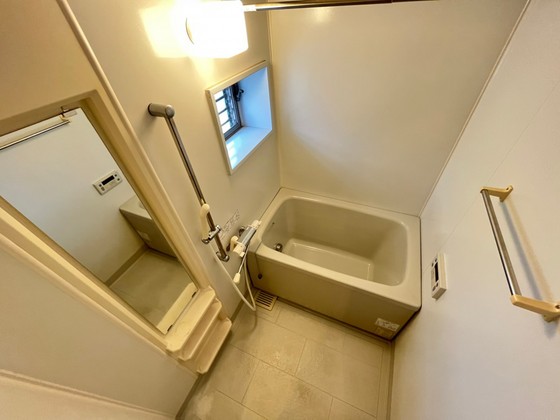 バス・シャワールーム　※別部屋の写真です