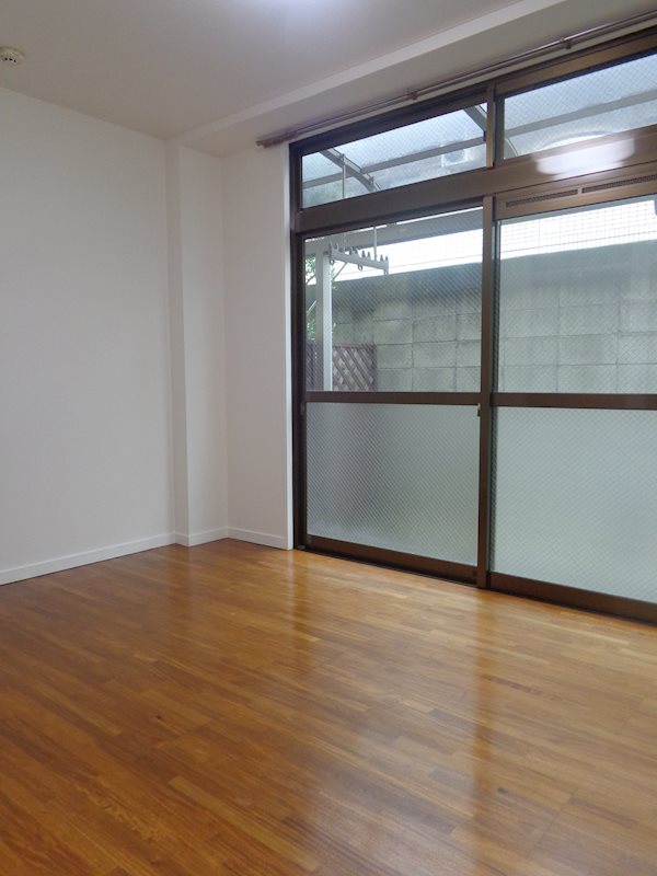 居室・リビング　室内の写真は別号室の参考写真です。