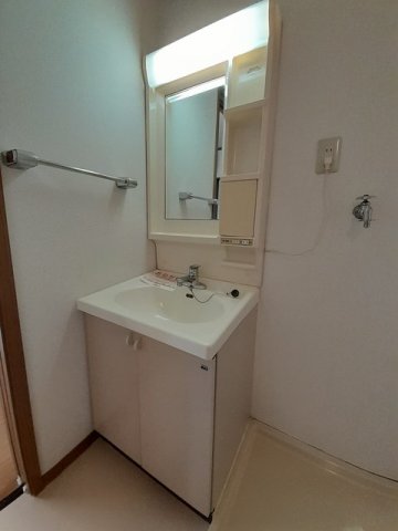 洗面設備　使いやすい洗面所です