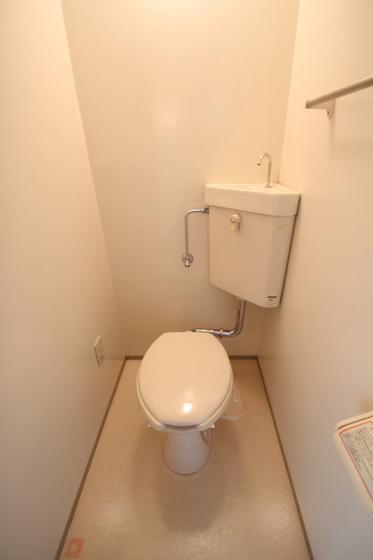 トイレ　他部屋の写真です。