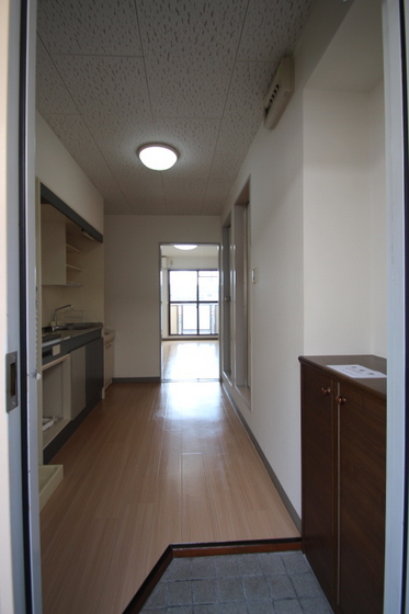 玄関　他部屋の写真です。