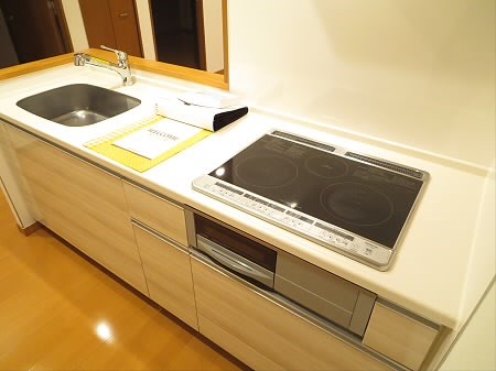 キッチン　※別部屋参考写真