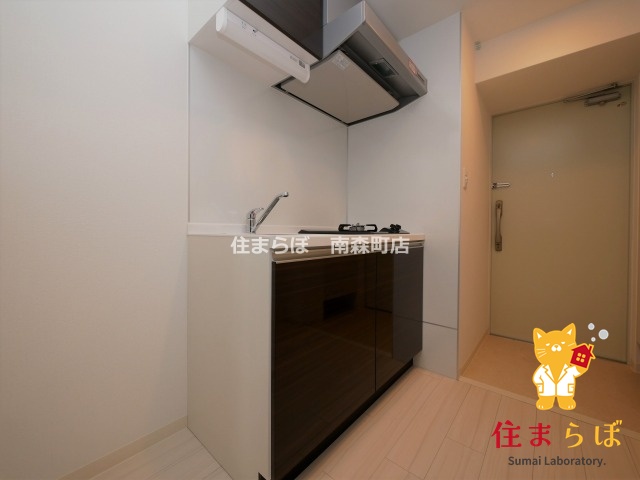 キッチン　「ただの部屋探しじゃない。“あなたの暮らし”探しです。」