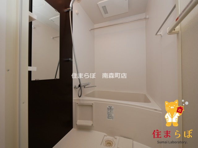 バス・シャワールーム　「見た目じゃなく、心に“しっくりくる”を大切に。」